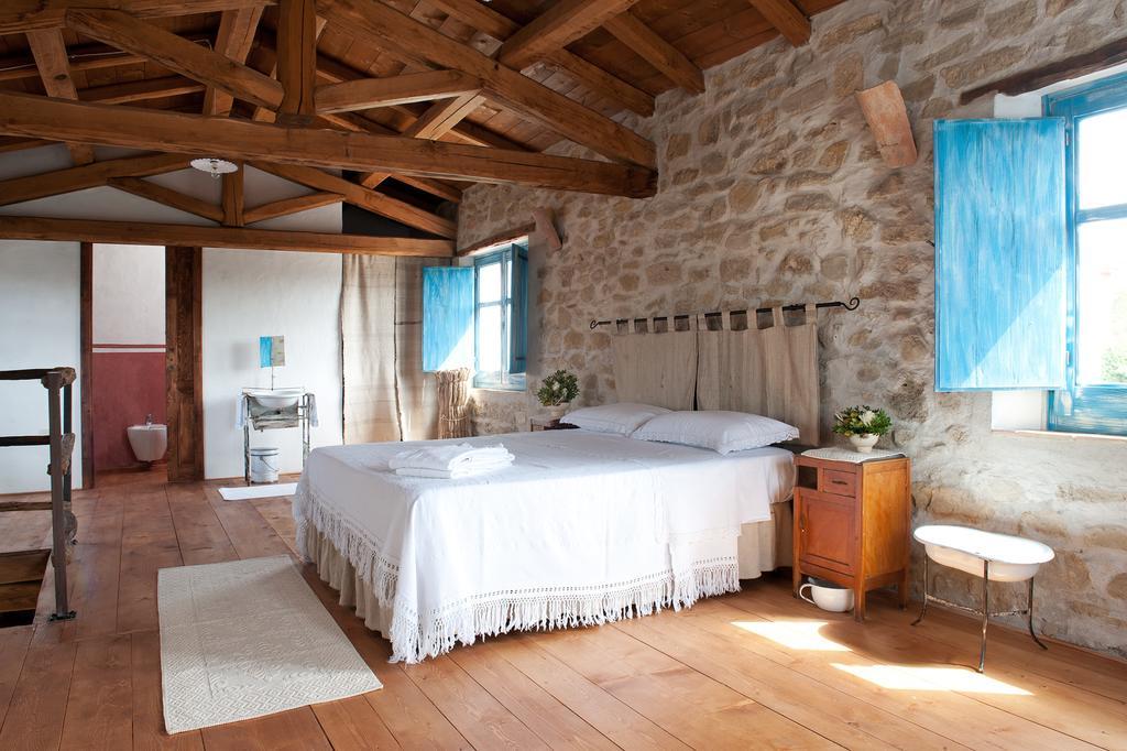 Domu Antiga Bed & Breakfast Gergei Ngoại thất bức ảnh