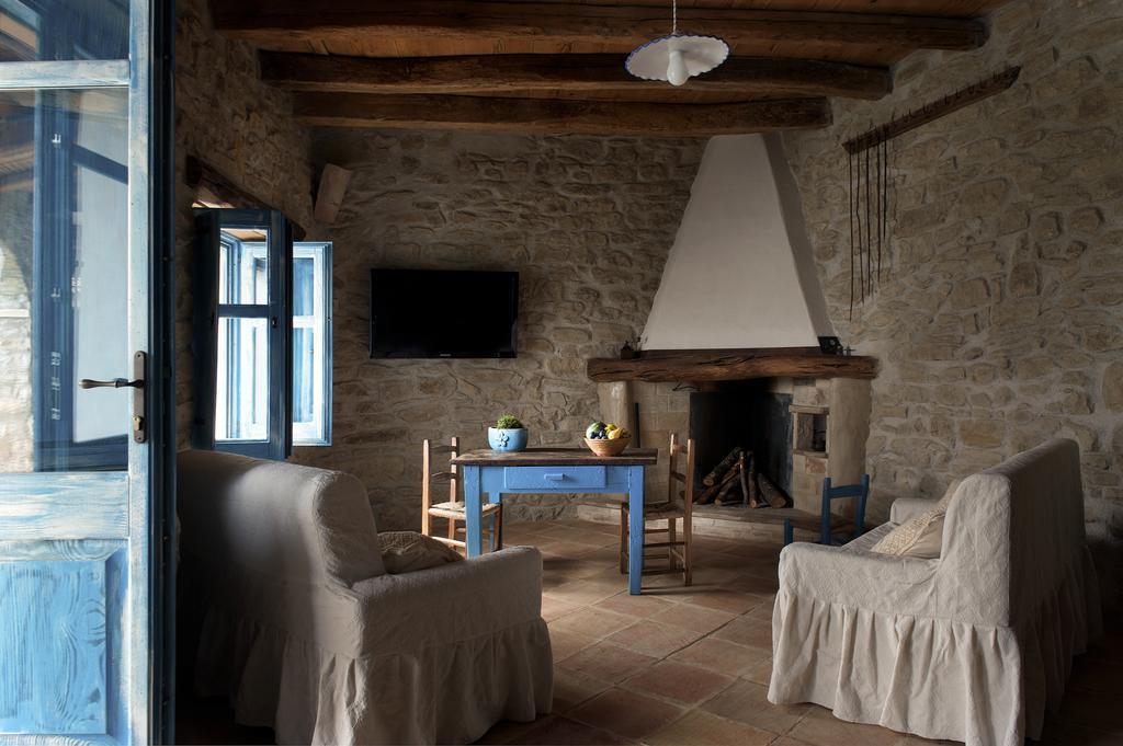 Domu Antiga Bed & Breakfast Gergei Ngoại thất bức ảnh