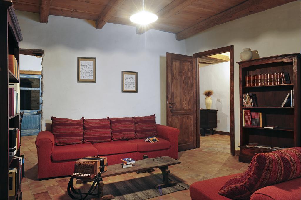 Domu Antiga Bed & Breakfast Gergei Ngoại thất bức ảnh